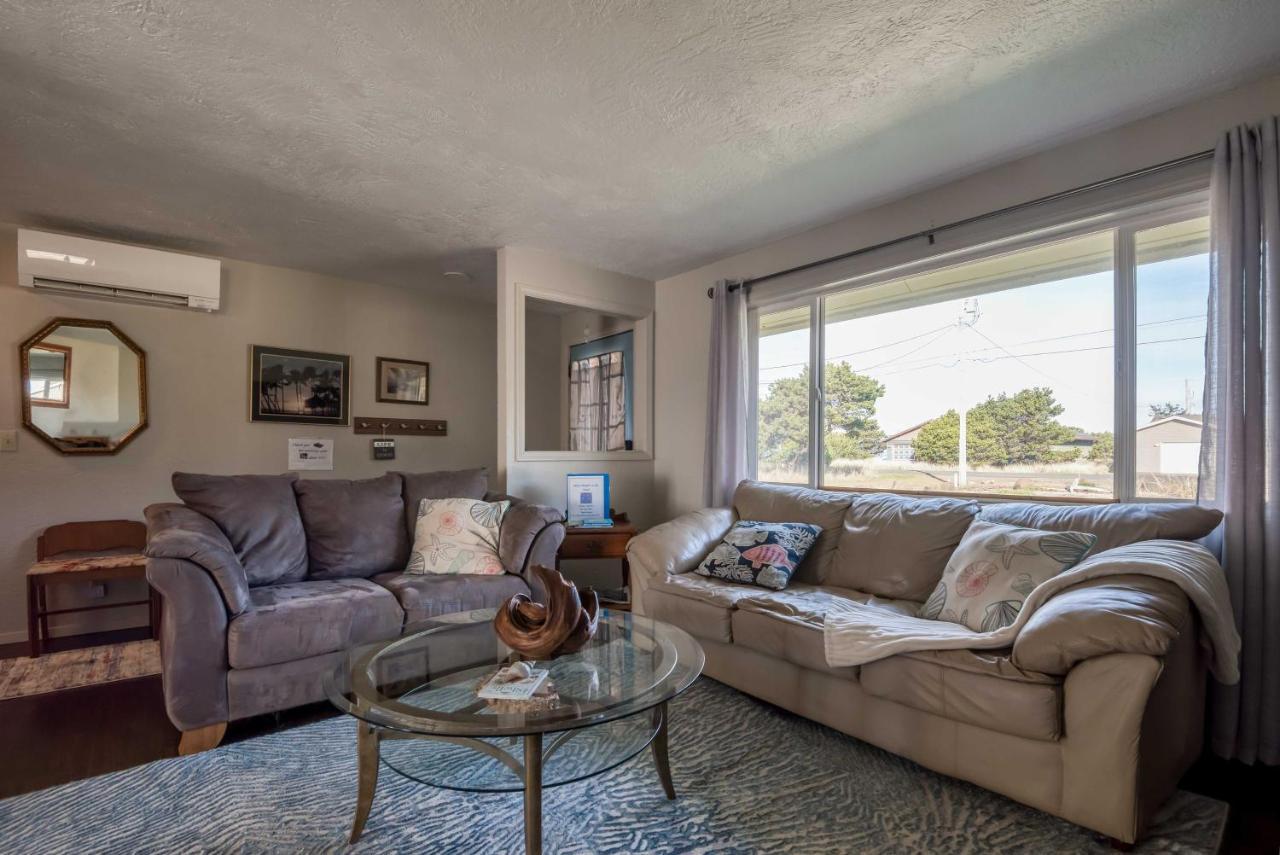 Shore Delight Waldport Home And Deck, Walk To Beach Exterior photo