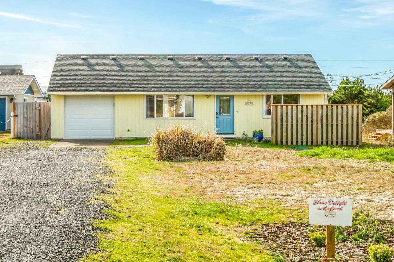 Shore Delight Waldport Home And Deck, Walk To Beach Exterior photo